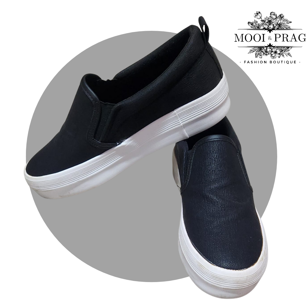 Black Beaty Slip -on sneaker